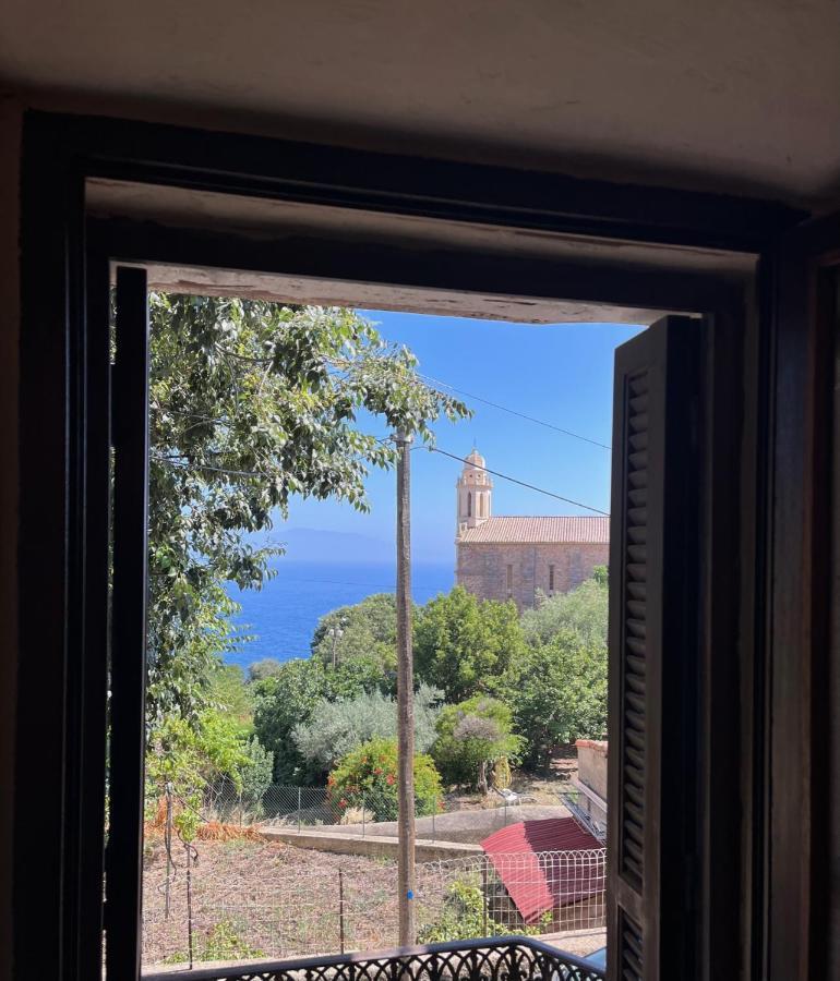 Charmant Duplex Au Coeur De Cargese Vue Mer Exteriör bild